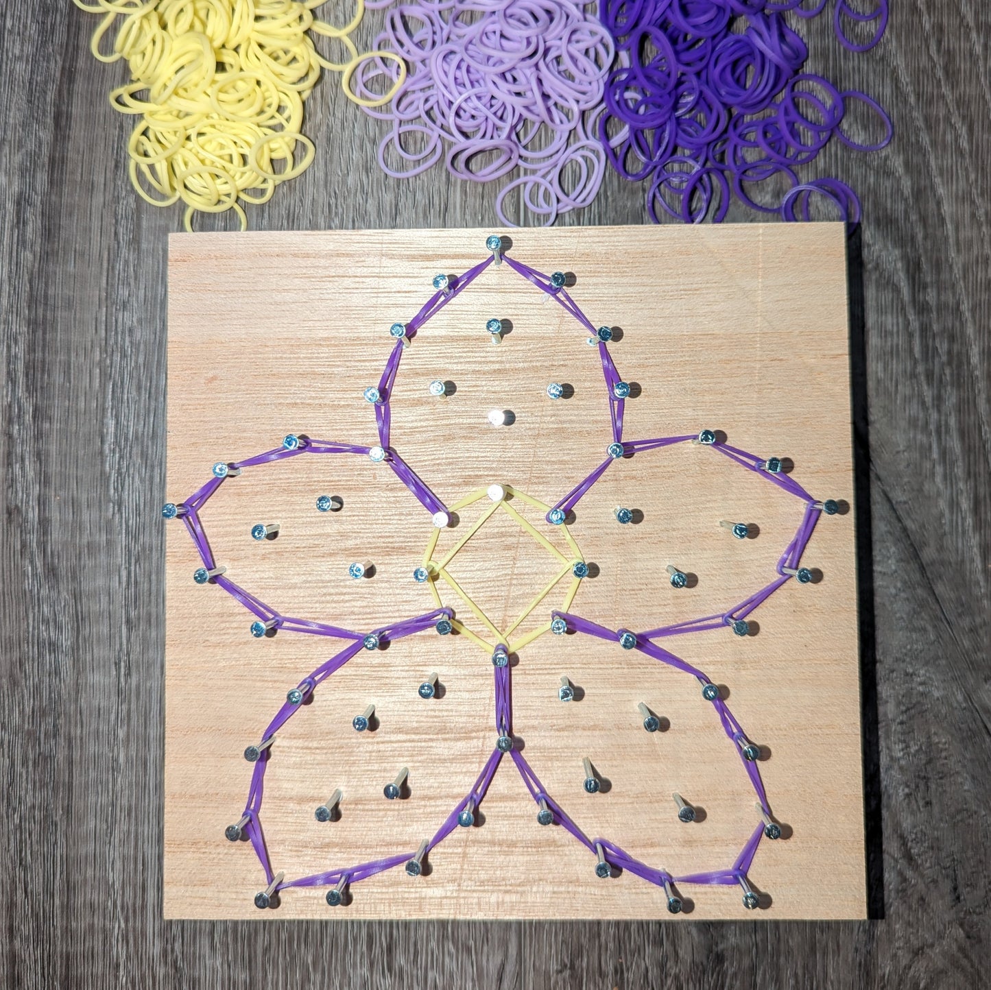 DIY Rubber Band Art - Flower