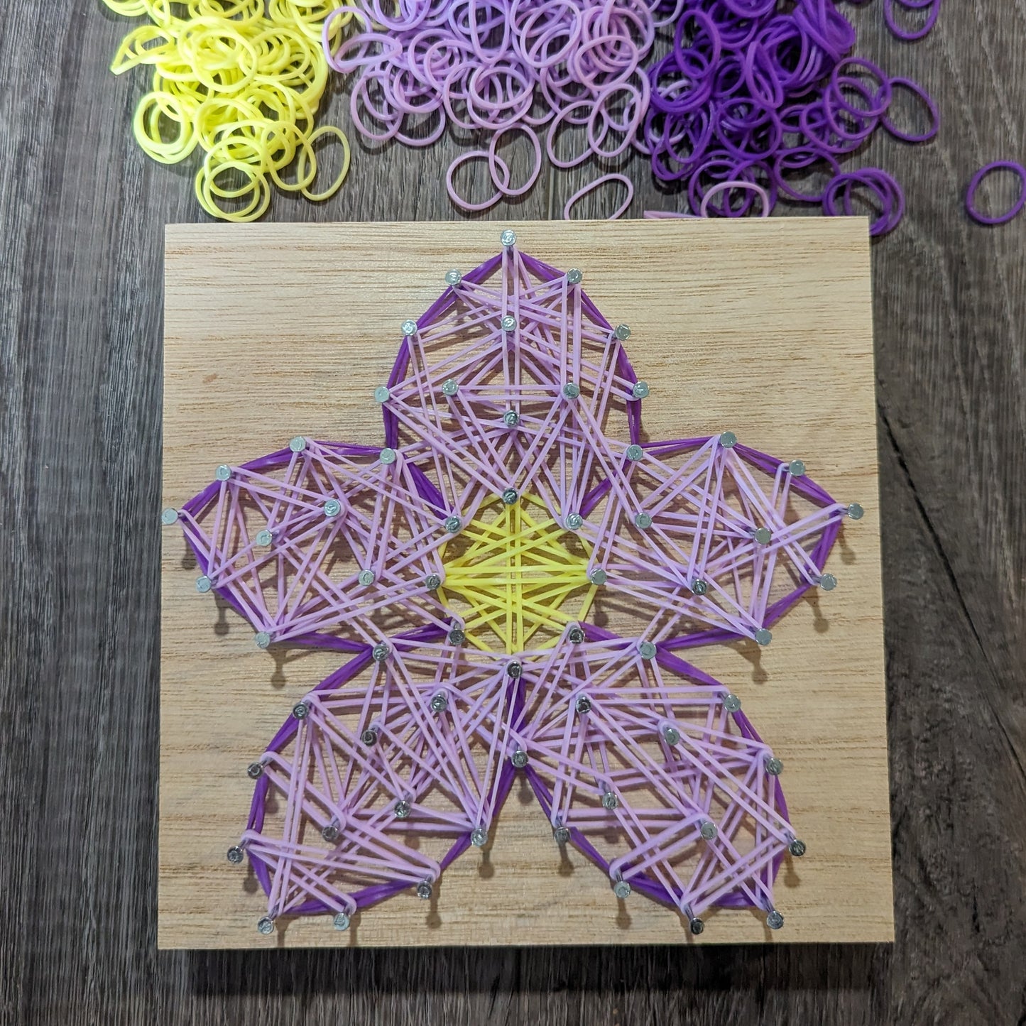 DIY Rubber Band Art - Flower